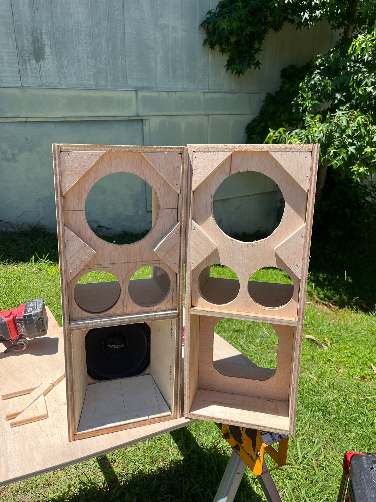 Tabla de LA con Driver y Twetter