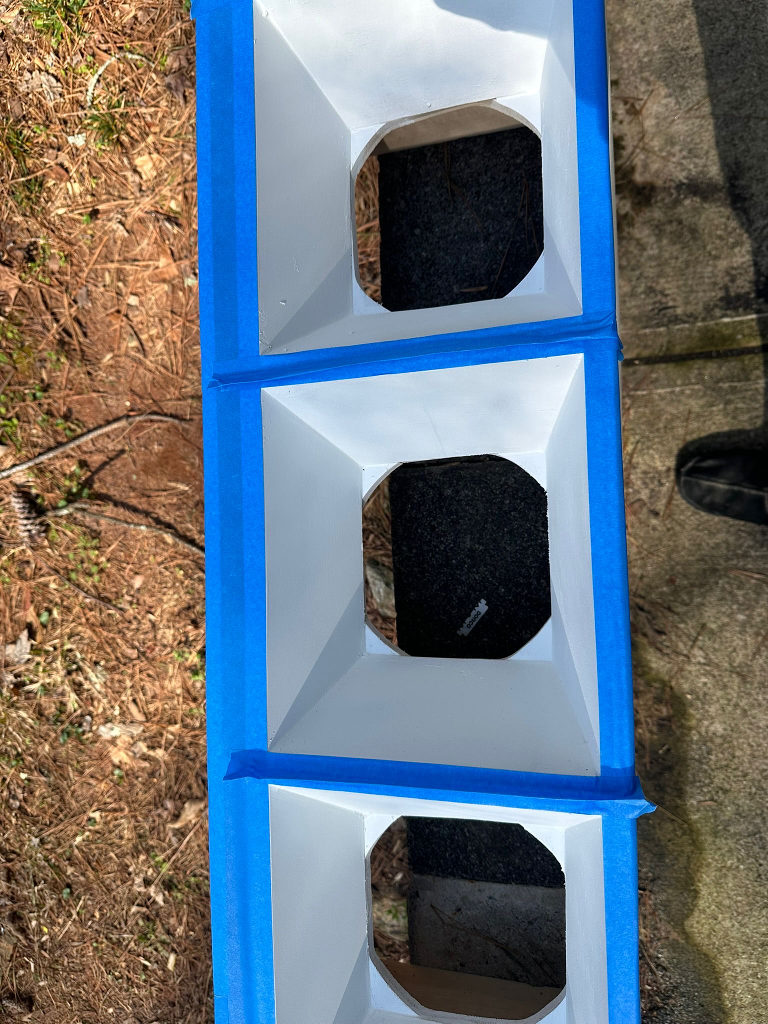 LA BOX (LOW-MID frequencies)